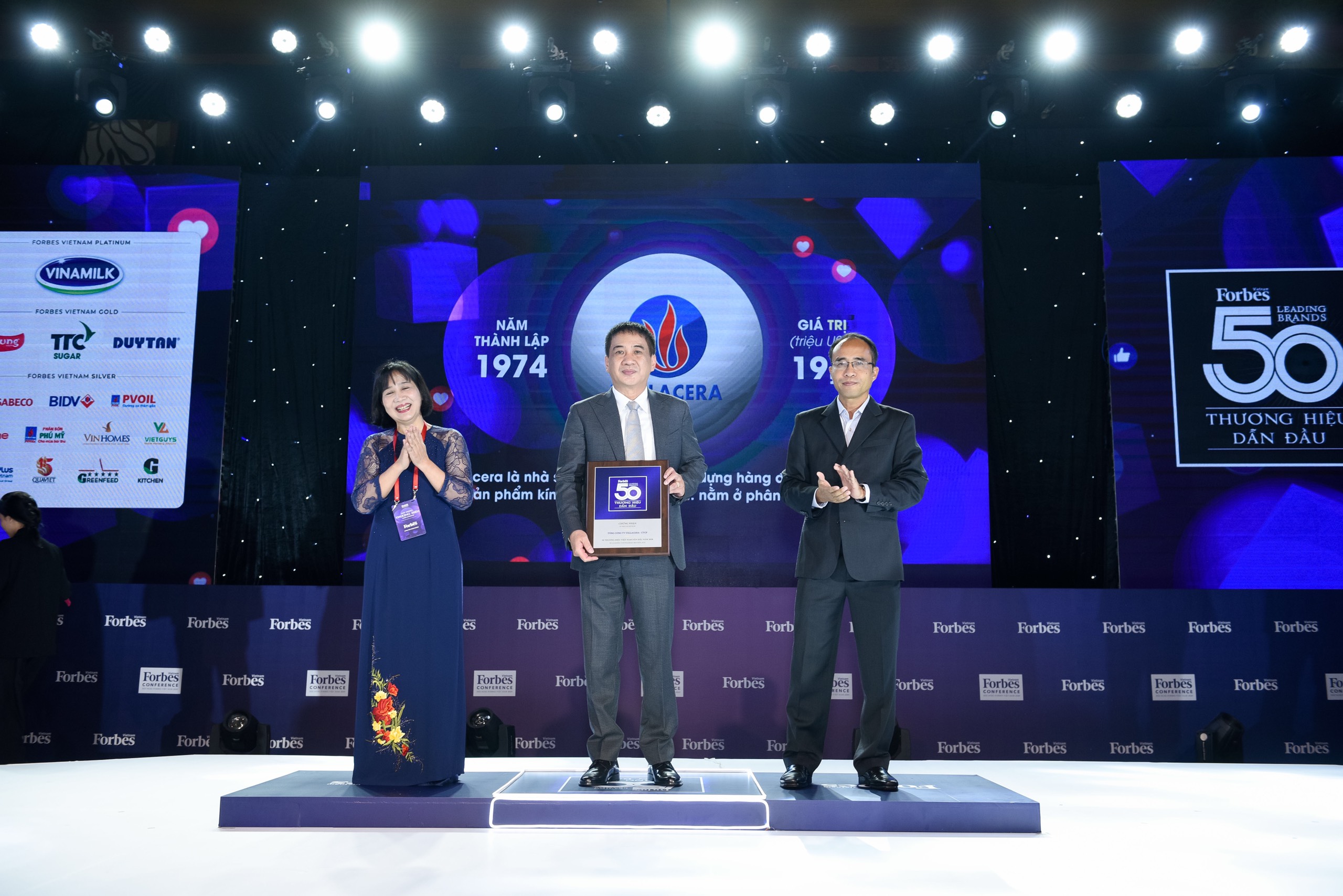 Tổng công ty Viglacera - CTCP nhận Vinh danh của Forbes “Top 50 thương hiệu Việt Nam dẫn đầu năm 2020”
